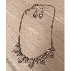🌸3/$15🌸Statement necklace and earring set - NWOT